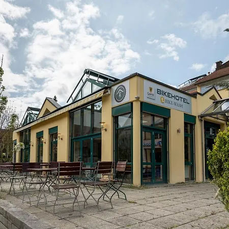 Bike- Und Freiburg Hotel 3*
